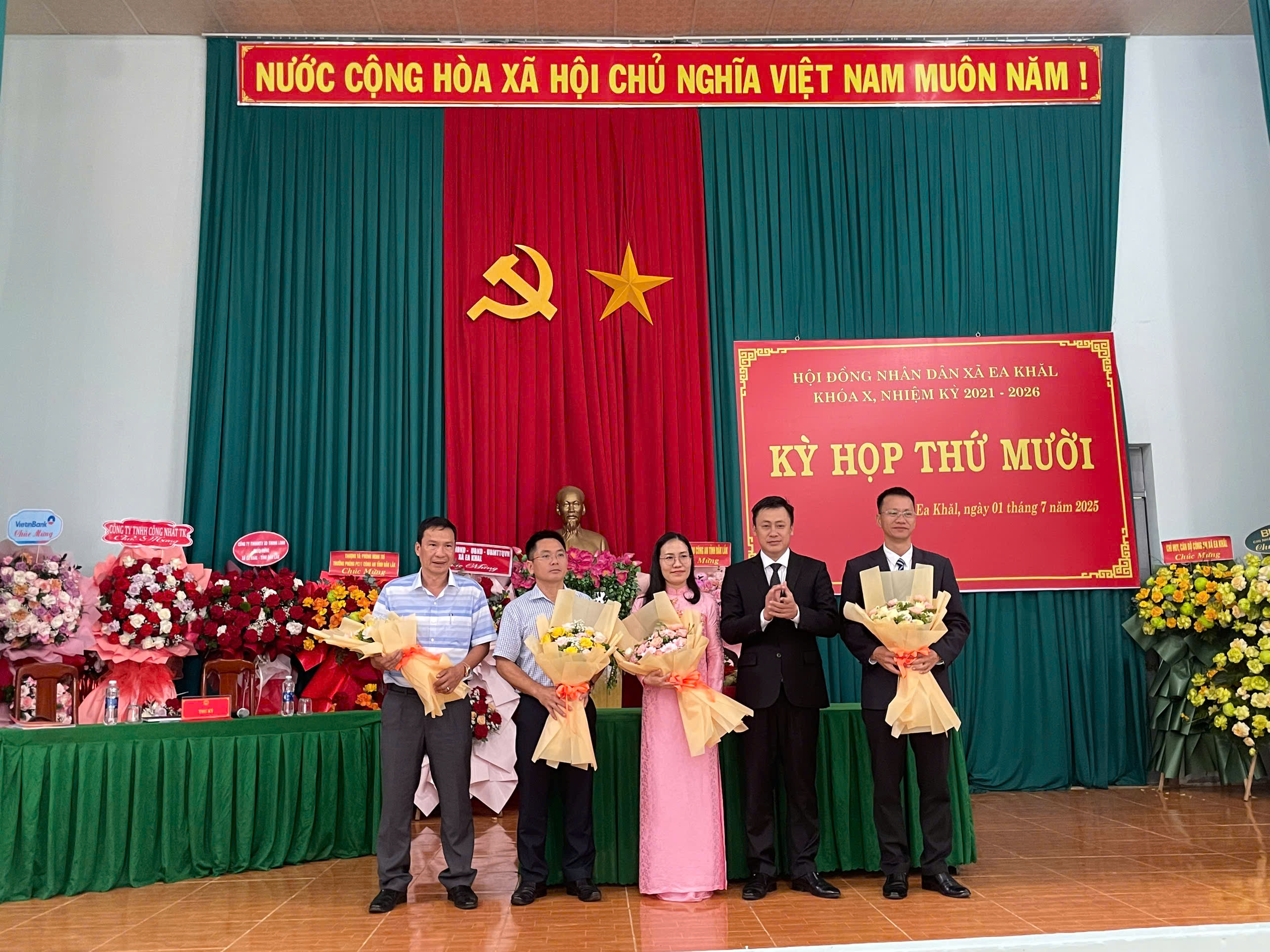 Kỳ họp thứ mười HĐND xã Ea Khăl khóa X, nhiệm kỳ 2021-2026