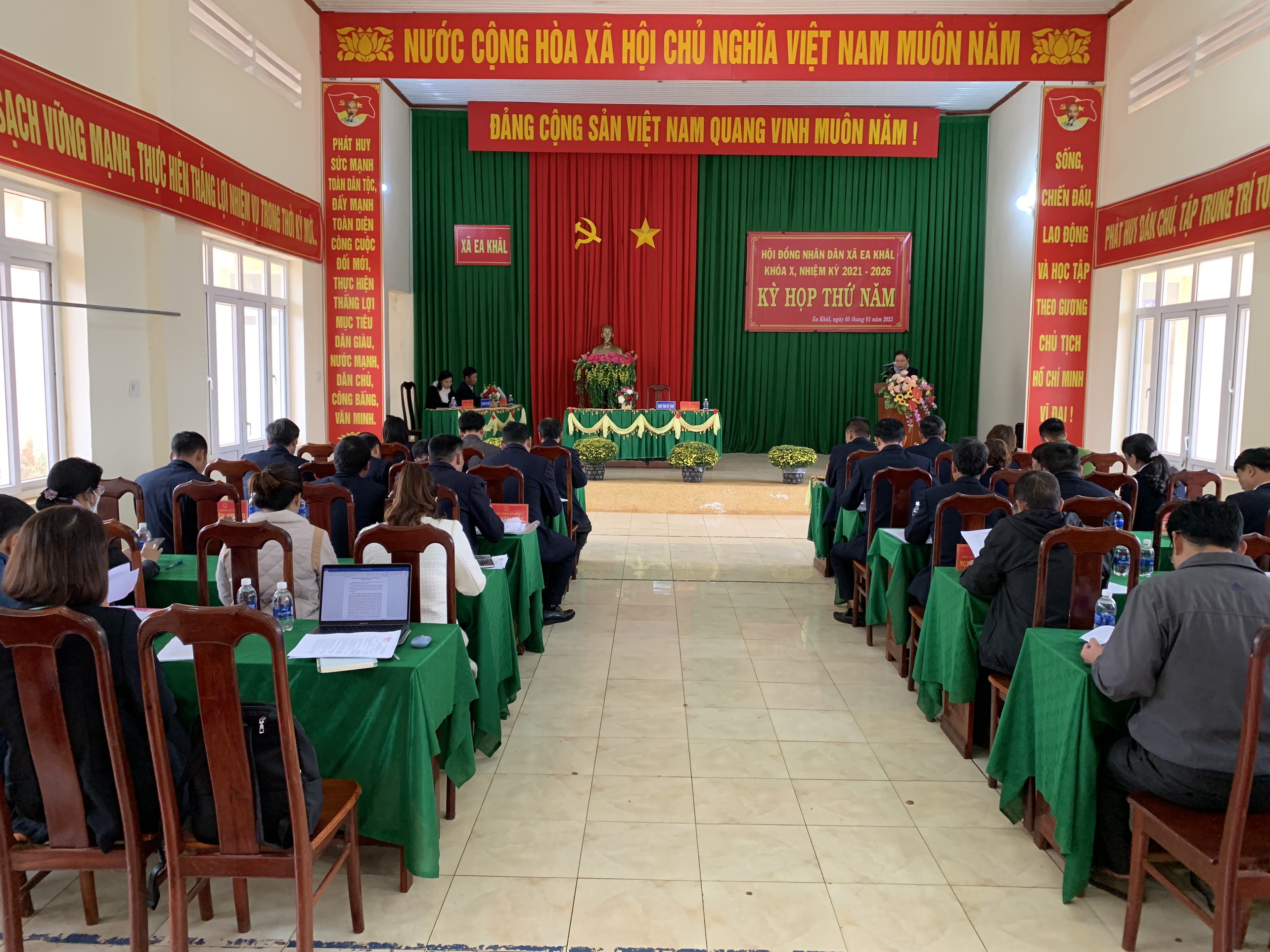 HỘI ĐỒNG NHÂN DÂN XÃ EA KHĂL TỔ CHỨC KỲ HỌP THỨ NĂM, HỘI ĐỒNG NHÂN DÂN KHOÁ X, NHIỆM KỲ 2021-2026 