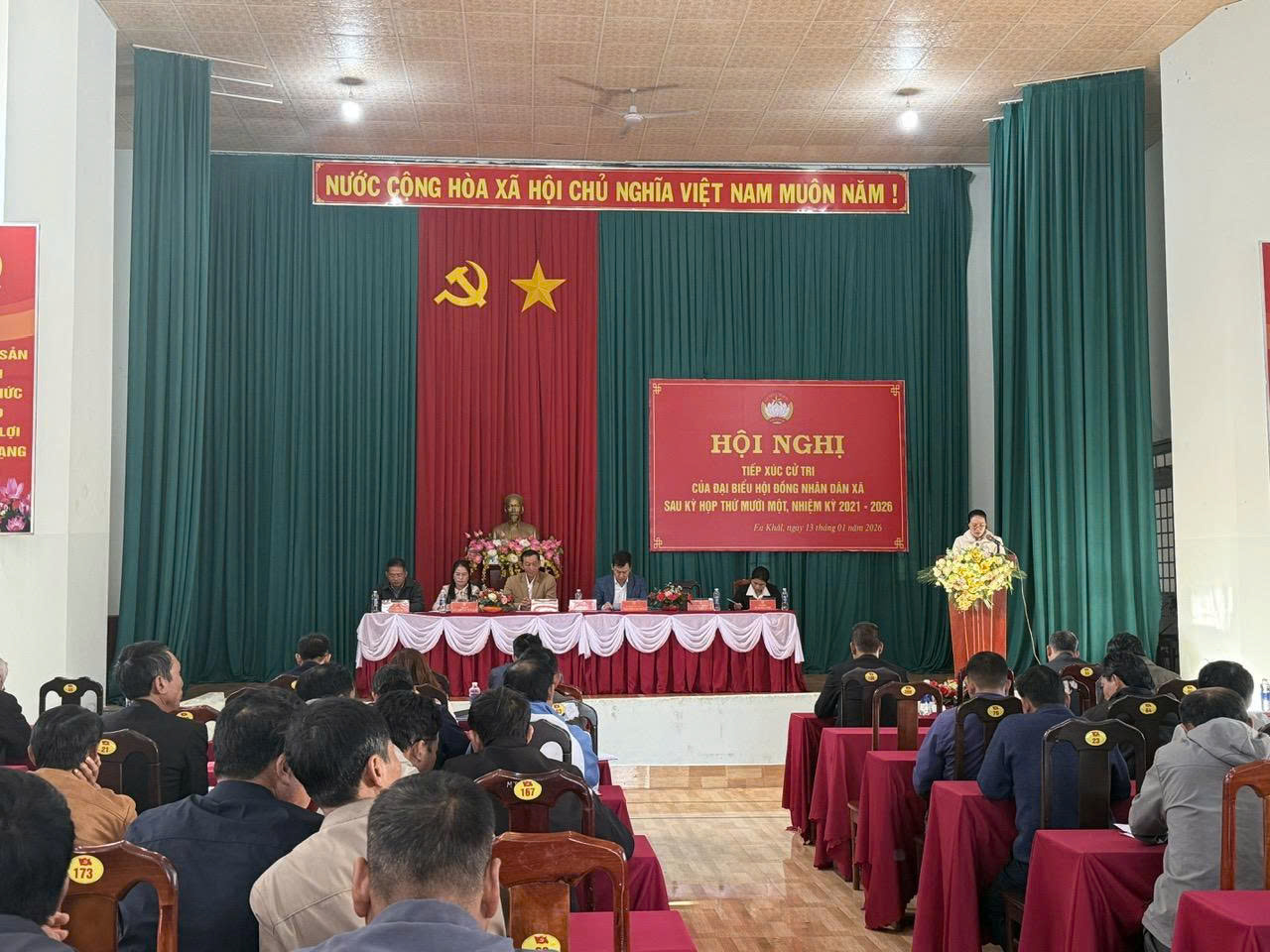 z7433184013905_94521e9ff9038d20149ad852ff960e3c