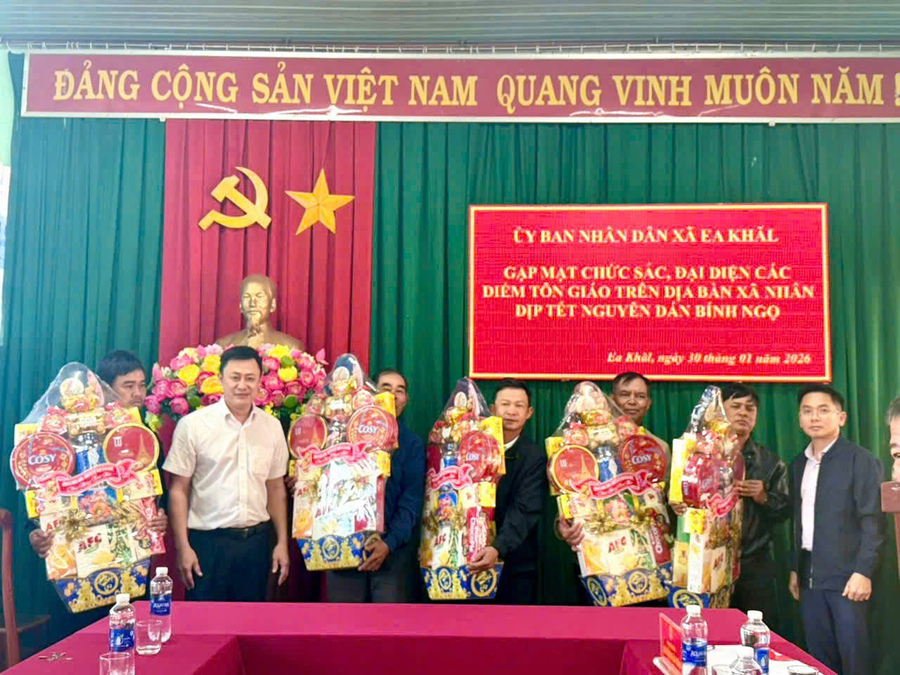 z7484716013756_81baf0f81ef38c6d5f33a7fd04c72d9f