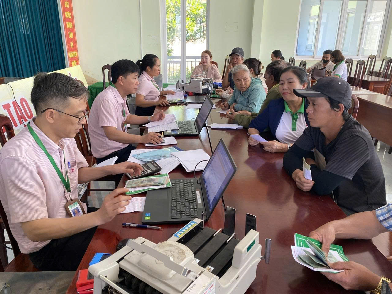 Phòng giao dịch Ngân hàng chính sách Ea H’Leo giải ngân 1,35 tỷ đồng cho người dân xã Ea Khal vay phát triển kinh tế